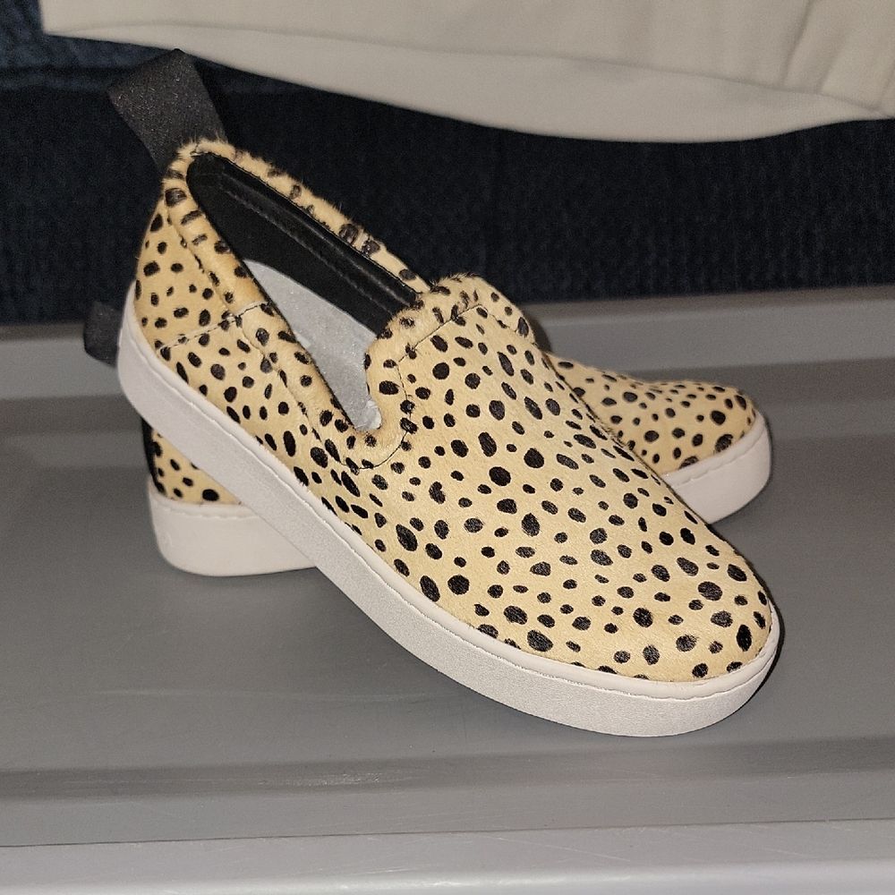Dolce Vita Tag Leopard Calf Hair Slip-On Sneaker Shoes Womens Size 6
